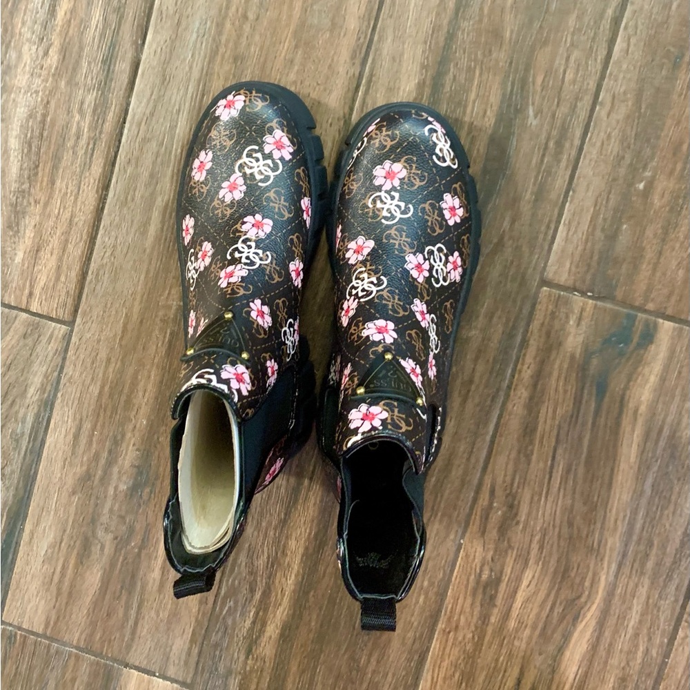 NWT Brand New Guess Size 7 Boots. Never worn adorable boots 💕 - Picture 4 of 5